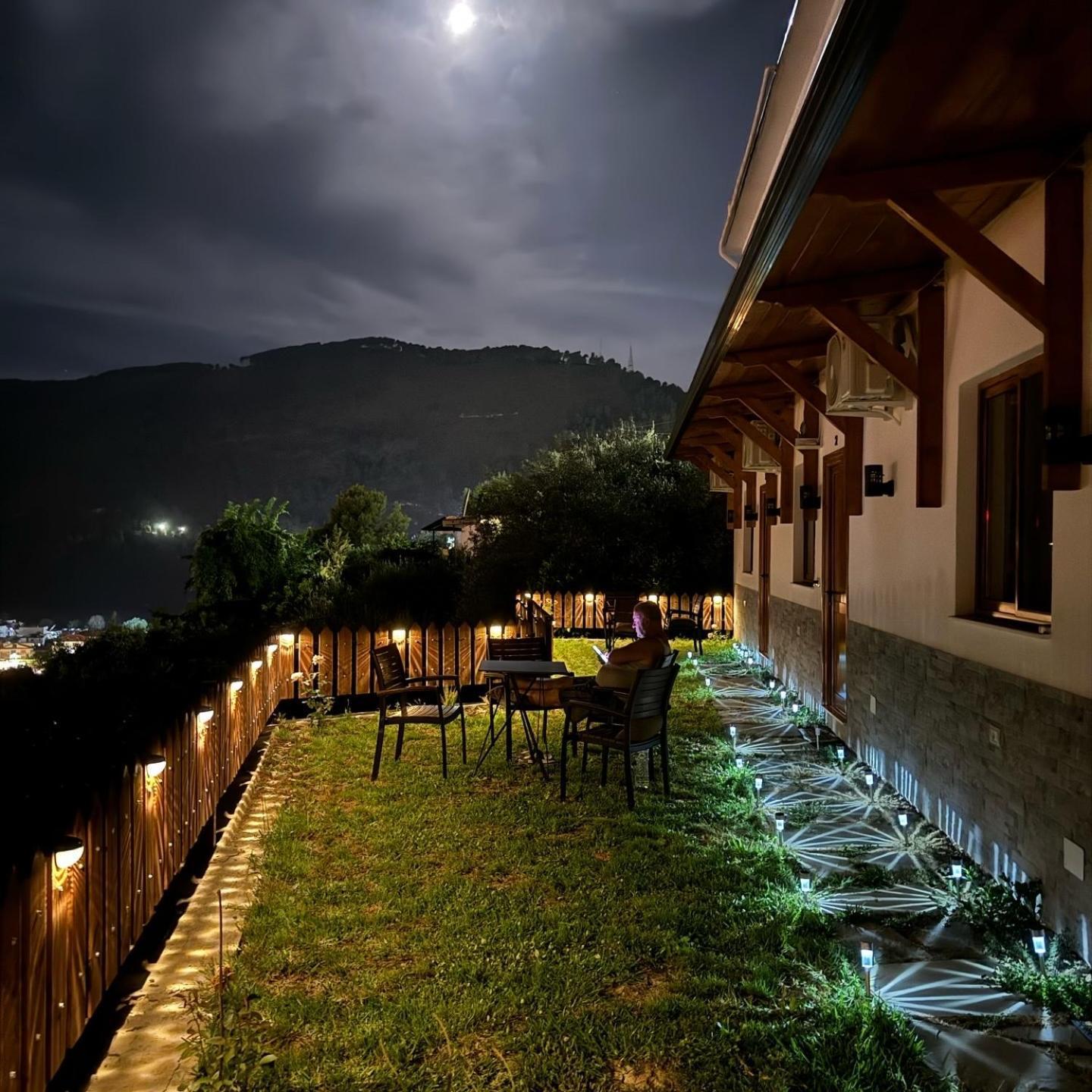 Guest House Mario Berat Exterior photo